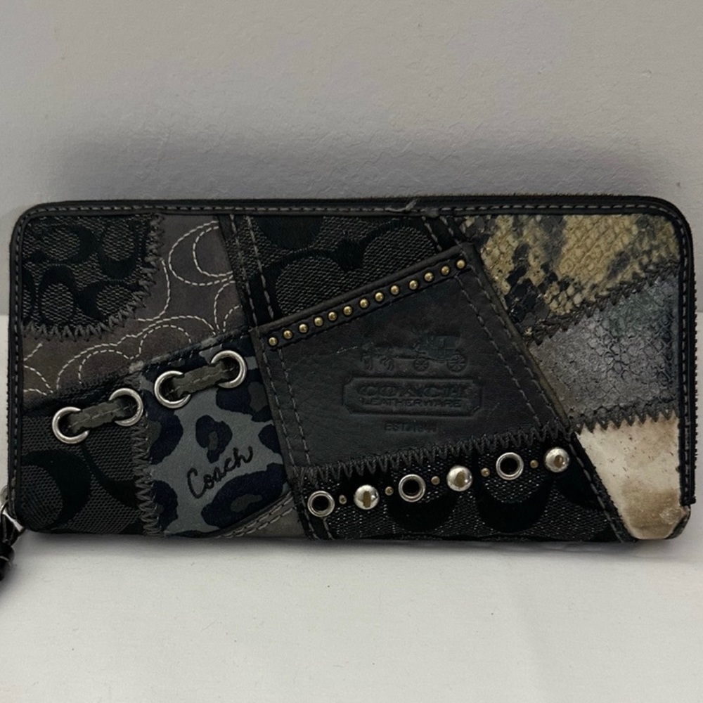 Coach Tonal Zoe Patchwork Zip Around Wallet.Vintage